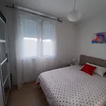 Ena Διαμέρισμα