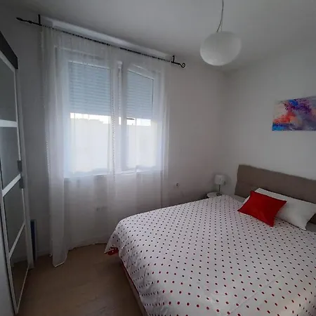 Ena Apartman