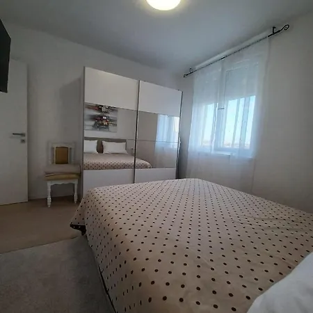 Apartman Ena *