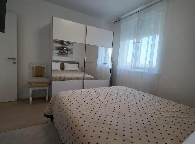 Apartman Ena *